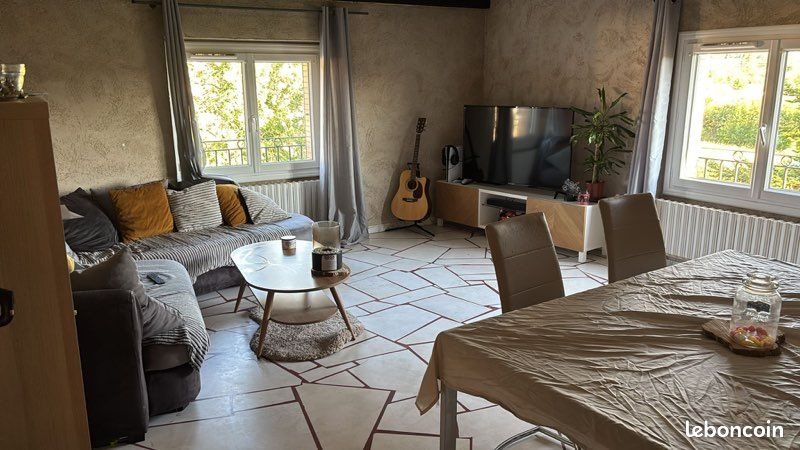 Appartement à louer, 96m², Gevingey