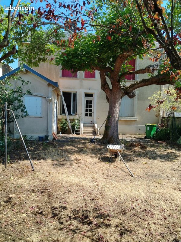 Maison à louer, 160m², Champdeniers-Saint-Denis