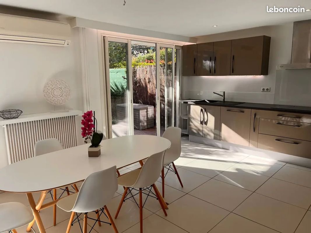 Appartement à louer, 65m², Antibes