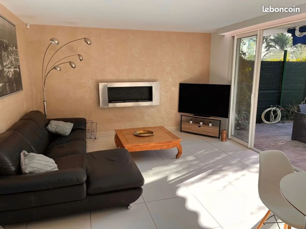 Appartement à louer, 65m², Antibes