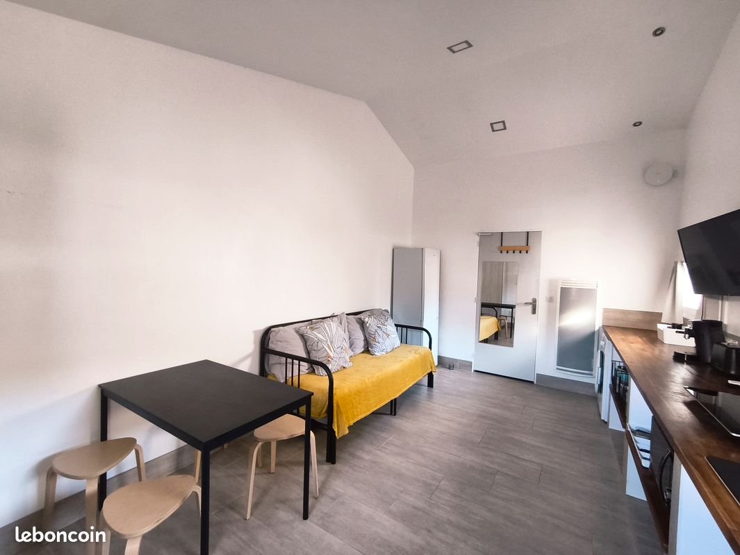 Appartement à louer, 18m², Saint-Mitre-les-Remparts