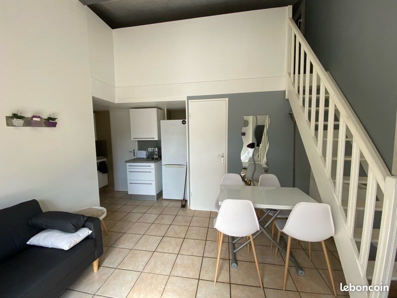 Maison à louer, 35m², Eyguières