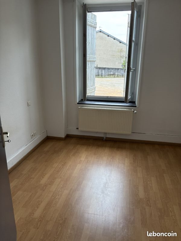 Appartement à louer, 42m², Pont-de-Veyle