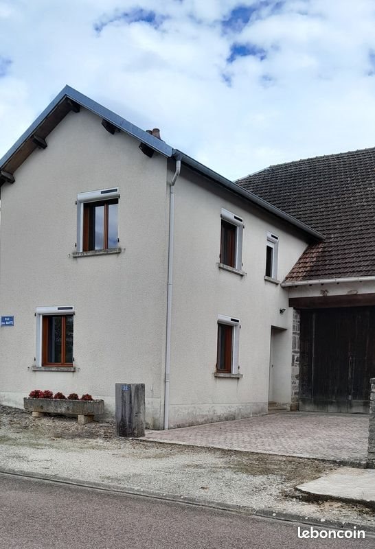 Maison à louer, 120m², Villegusien-le-Lac