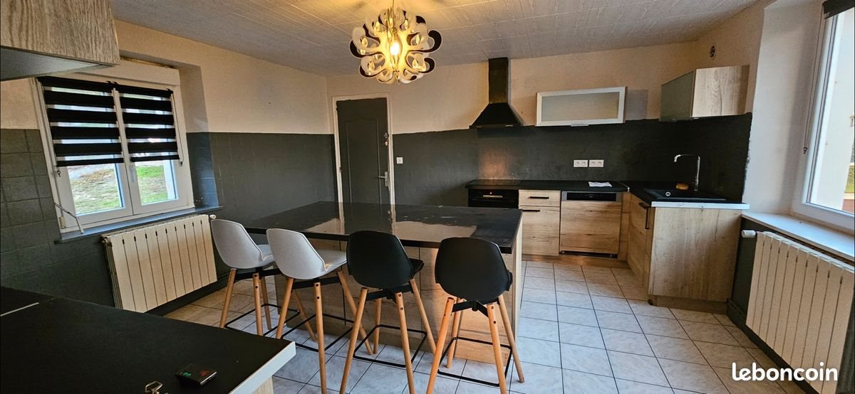 Maison à louer, 120m², Montécheroux