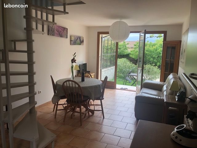 Appartement à louer, 60m², Villelaure