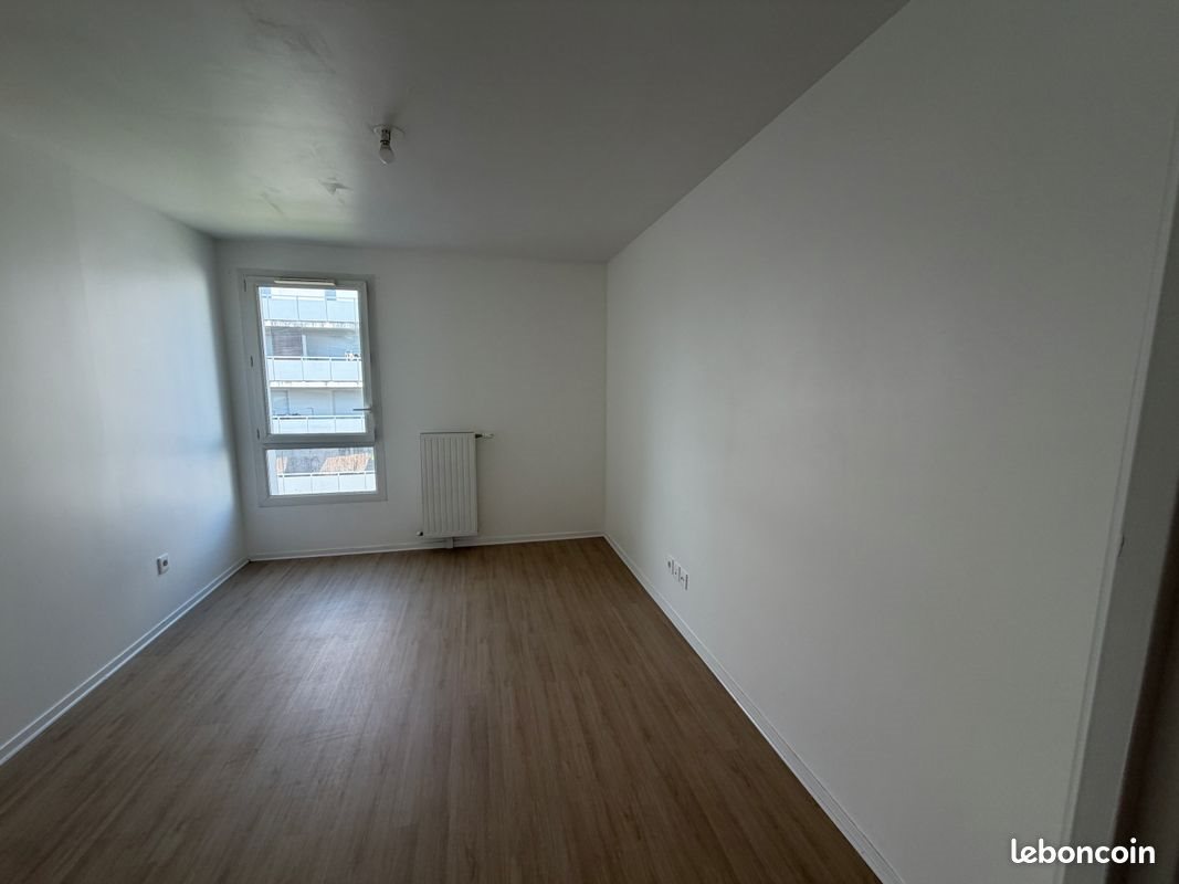 Appartement à louer, 42m², Cergy
