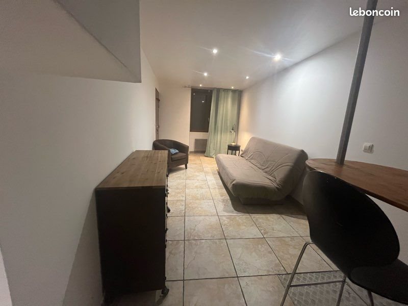 Appartement à louer, 27m², Saint-Maximin-la-Sainte-Baume