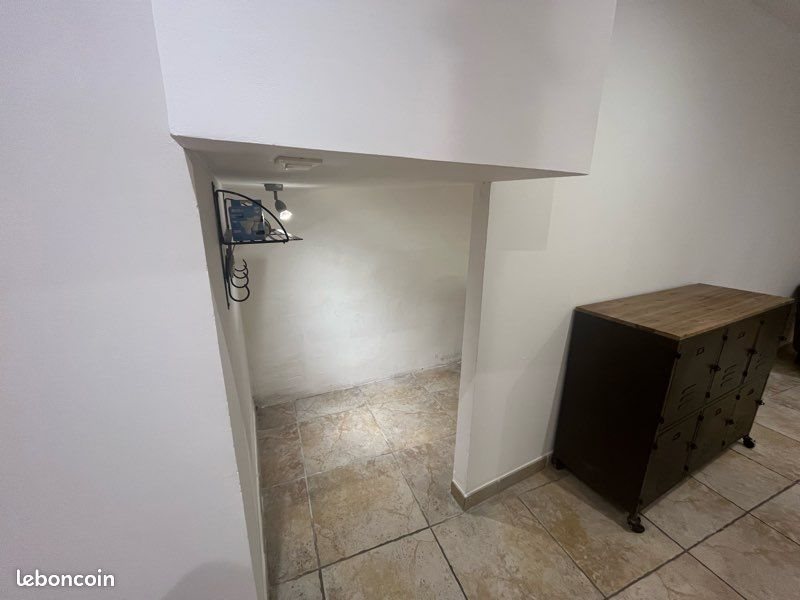 Appartement à louer, 27m², Saint-Maximin-la-Sainte-Baume