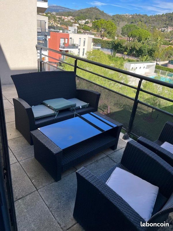 Appartement à louer, 38m², La Roquette-sur-Siagne