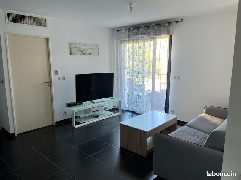 Appartement à louer, 38m², La Roquette-sur-Siagne