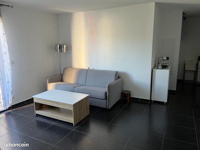 Appartement à louer, 38m², La Roquette-sur-Siagne