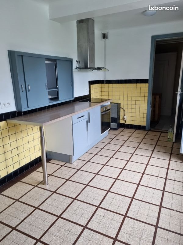 Maison à louer, 81m², Floyon