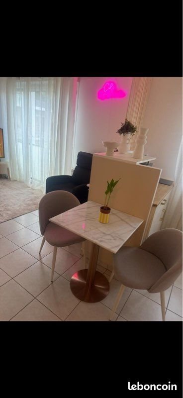 Appartement à louer, 27m², Vénissieux