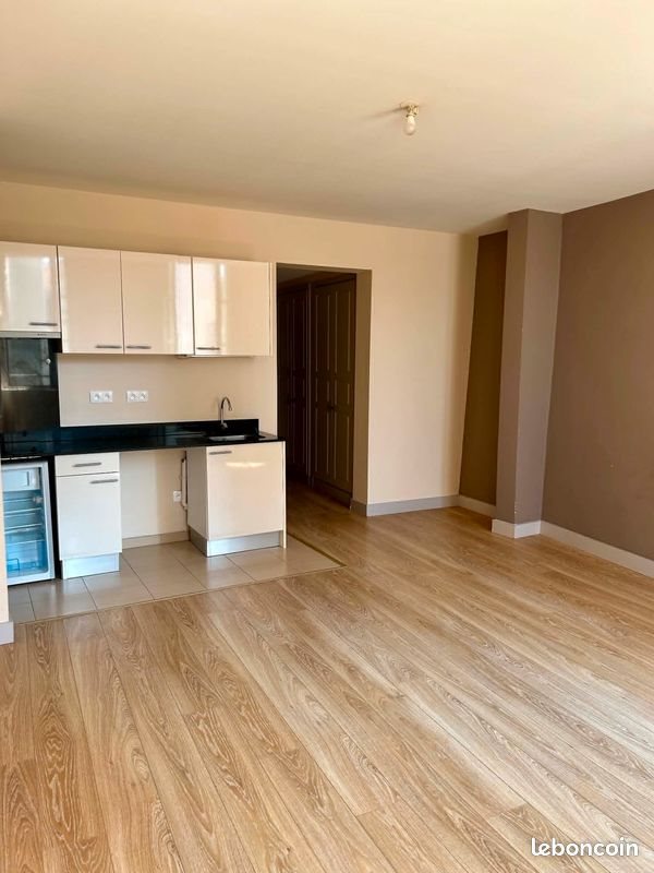 Appartement à louer, 34m², Saintes