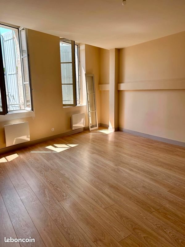 Appartement à louer, 34m², Saintes