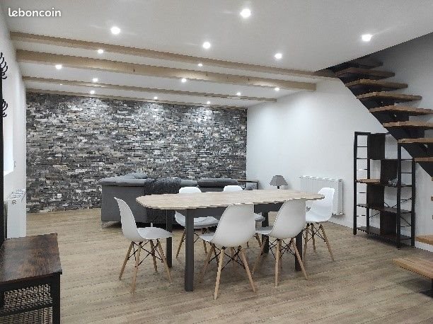 Maison à louer, 110m², Montélier