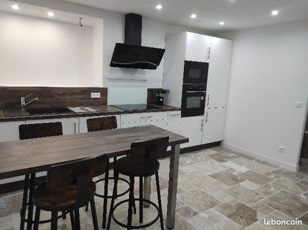 Maison à louer, 110m², Montélier