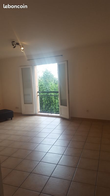 Appartement à louer, 54m², Solliès-Ville