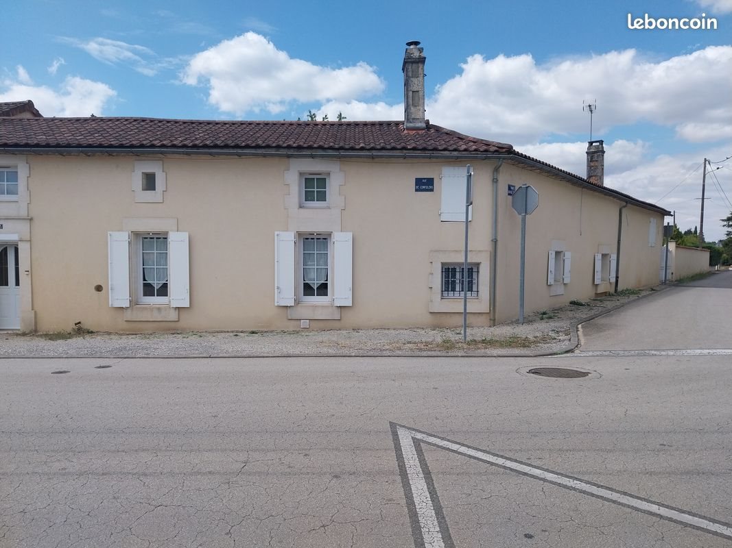 Maison à vendre, 140m², Chasseneuil-sur-Bonnieure