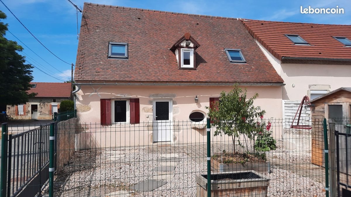 Maison à louer, 82m², Biozat