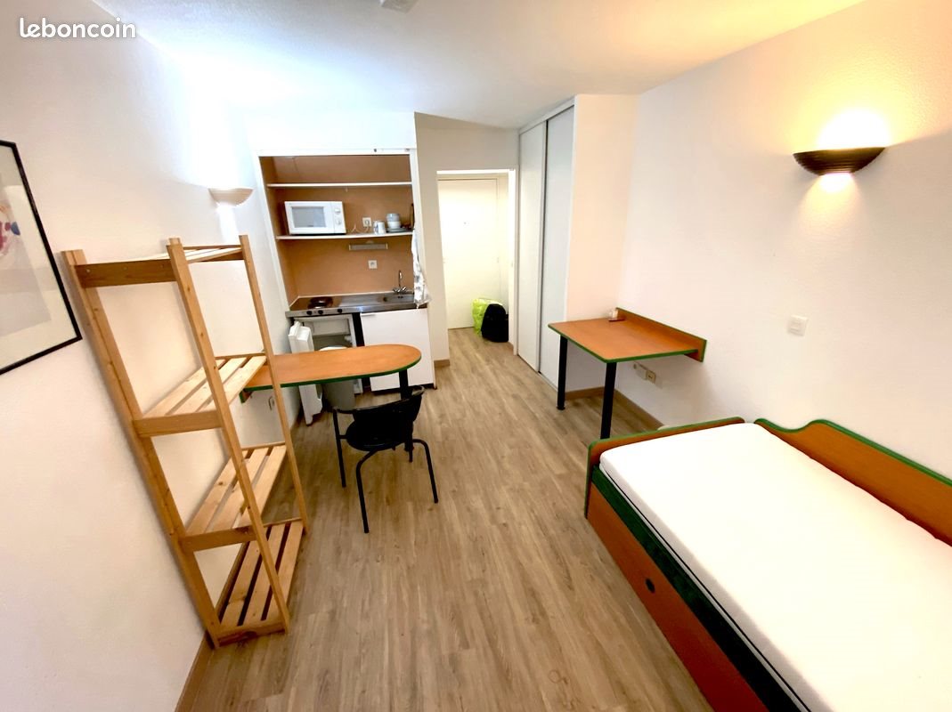 Appartement à louer, 18m², Courbevoie