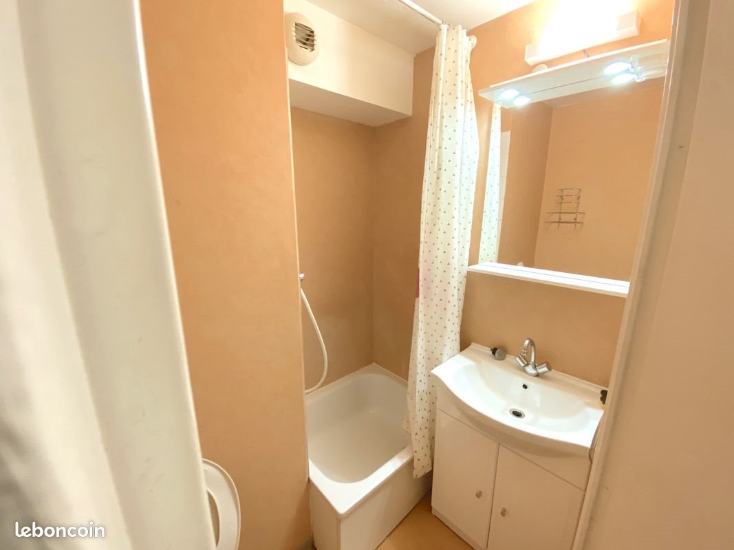Appartement à louer, 18m², Courbevoie