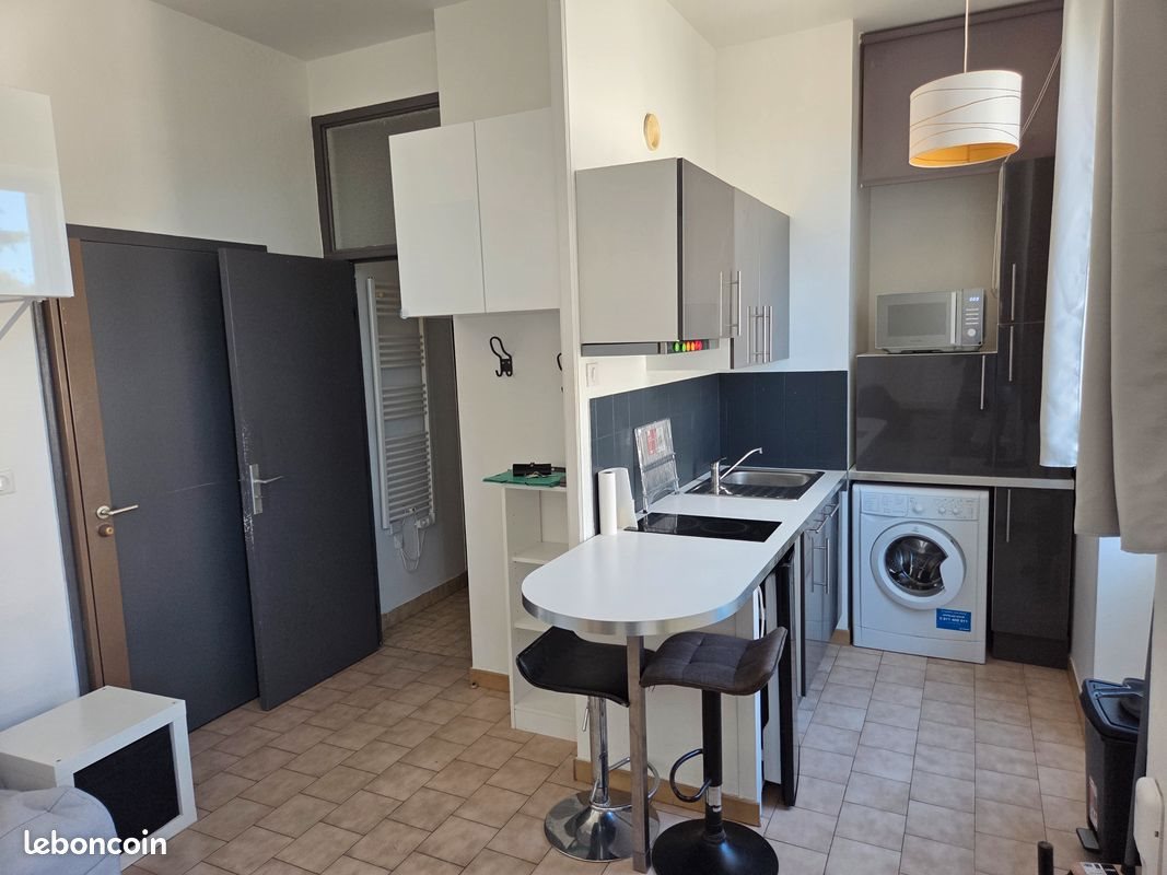 Appartement à louer, 19m², Nîmes