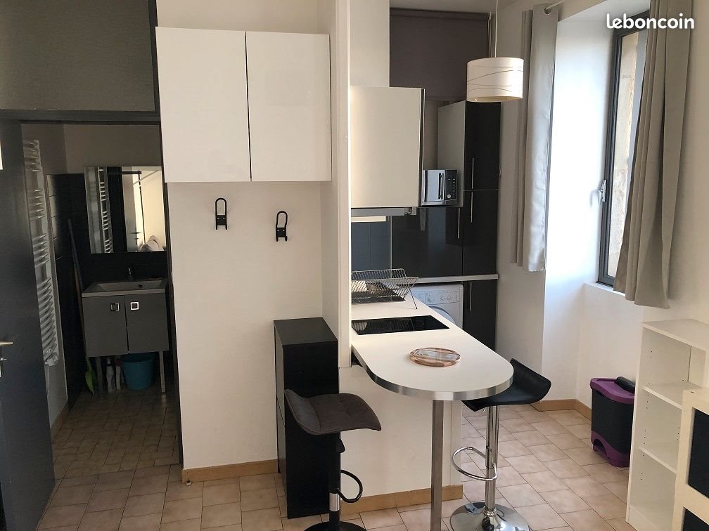 Appartement à louer, 19m², Nîmes
