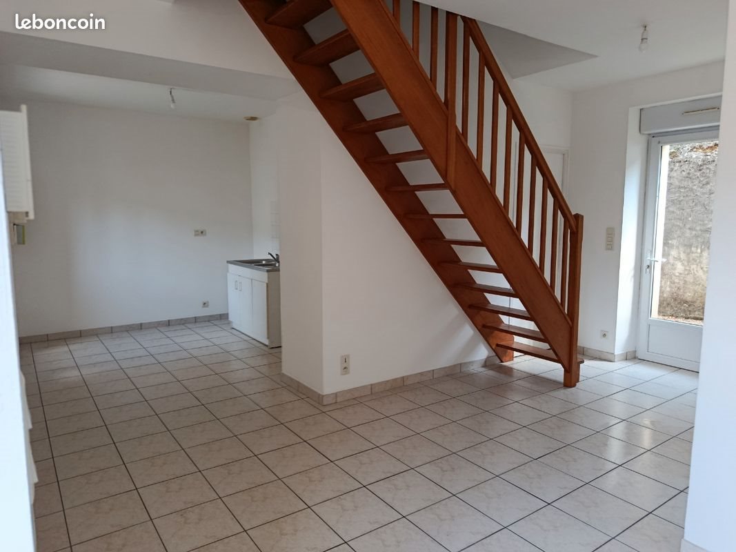 Appartement à louer, 60m², Saint-Julien-de-Vouvantes