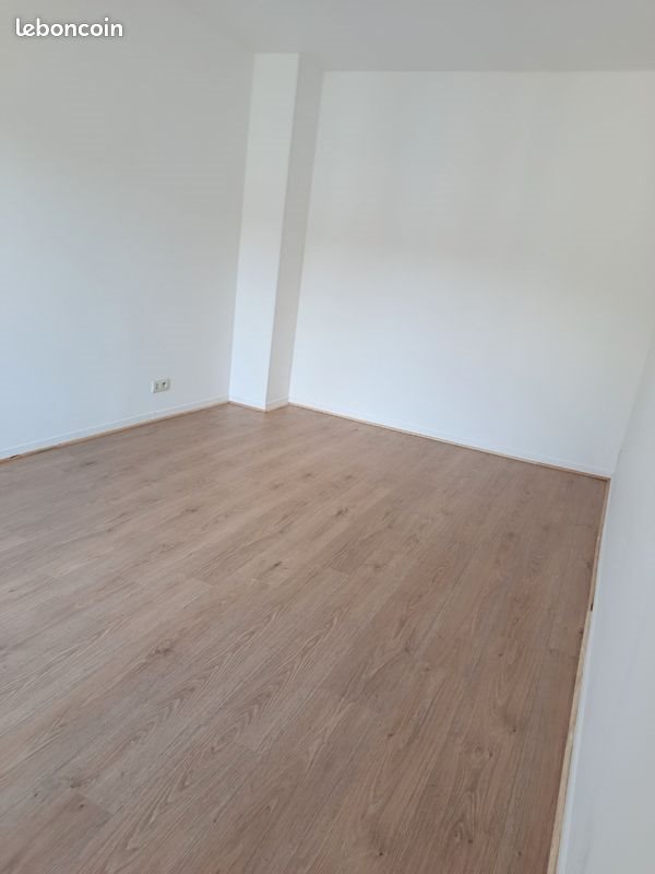 Appartement à louer, 60m², Saint-Julien-de-Vouvantes