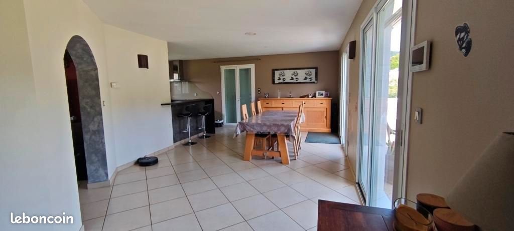 Maison à vendre, 155m², Saint-Hostien