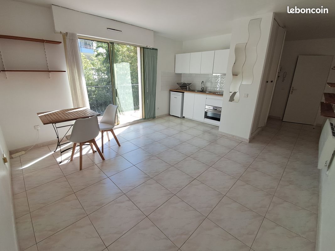 Appartement à louer, 25m², Marseille 8ème