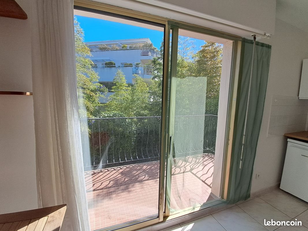 Appartement à louer, 25m², Marseille 8ème