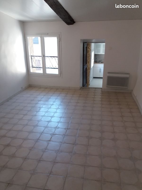 Appartement à louer, 25m², Trets
