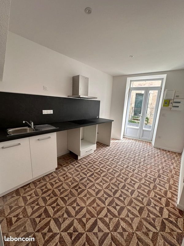 Appartement à louer, 23m², Lespignan