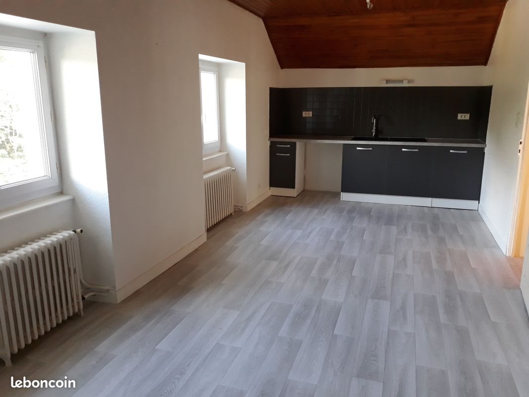 Appartement à louer, 112m², Laveissière