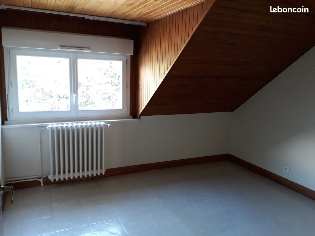 Appartement à louer, 112m², Laveissière
