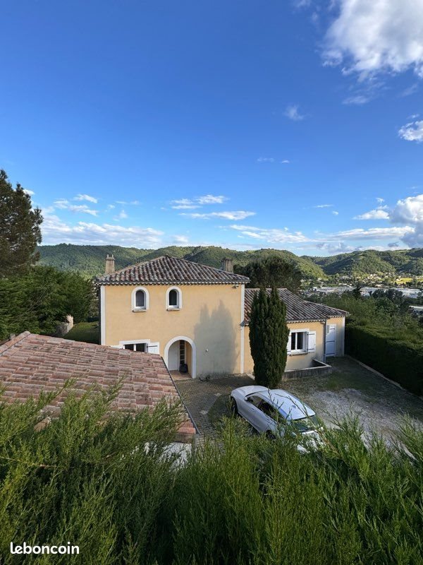 Maison à louer, 170m², Saint-Jean-de-Muzols
