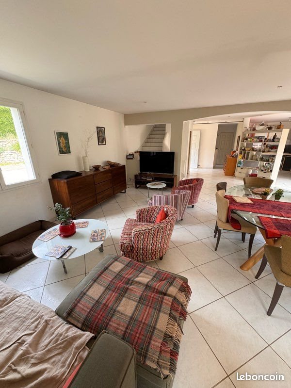 Maison à louer, 170m², Saint-Jean-de-Muzols