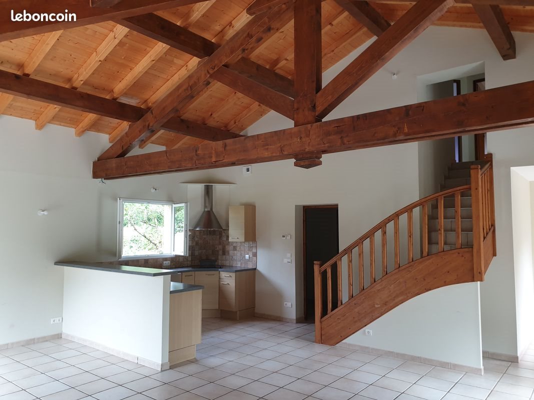 Maison à louer, 121m², Cluses