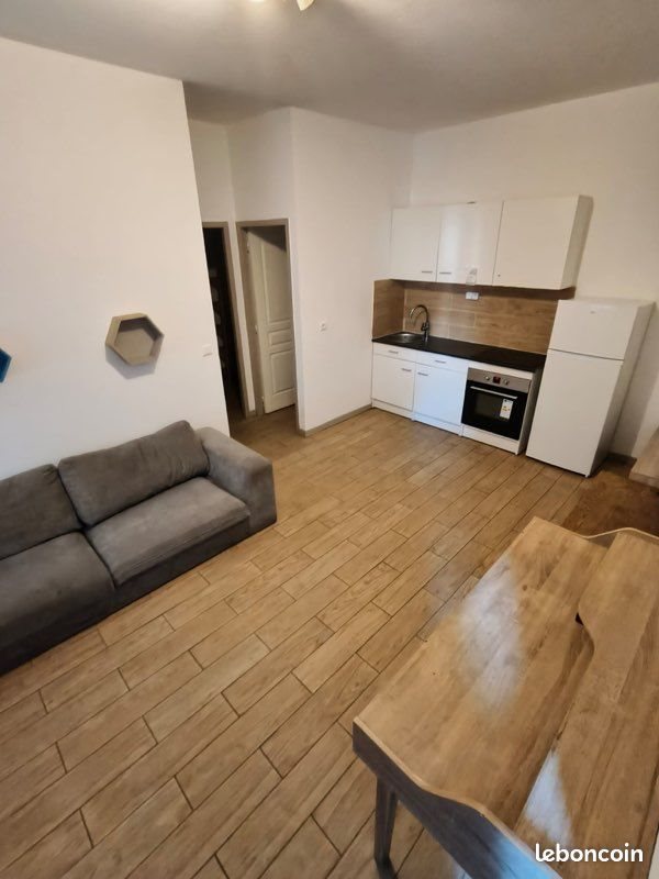 Appartement à louer, 32m², Nîmes