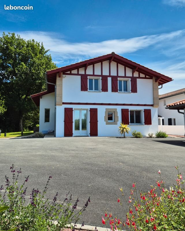 Maison à louer, 180m², Saint-Pée-sur-Nivelle