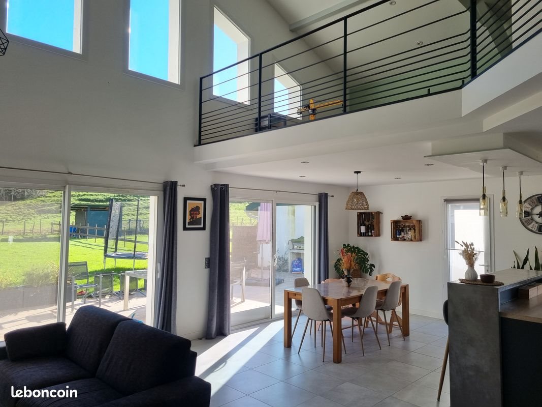 Maison à louer, 180m², Saint-Pée-sur-Nivelle