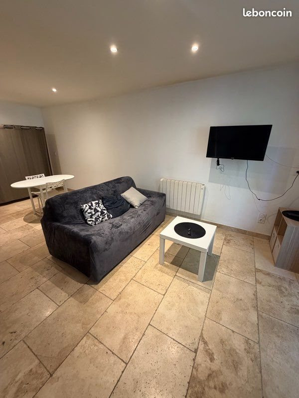 Appartement à louer, 27m², Riez
