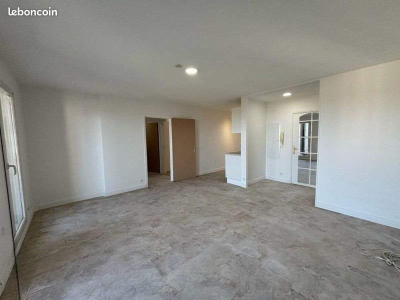 Appartement à louer, 75m², Antibes