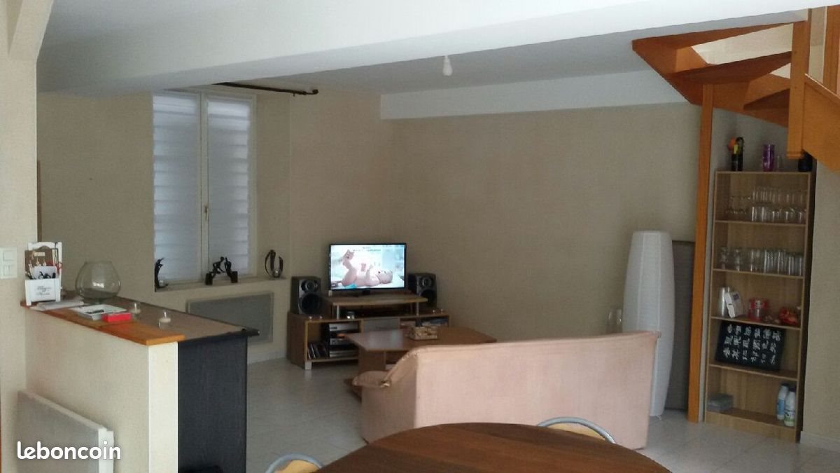 Maison à louer, 64m², Baugé