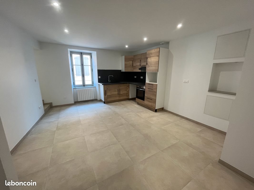 Appartement à louer, 40m², Pesmes