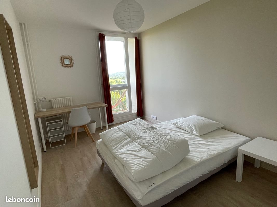 Appartement à louer, 81m², Cergy