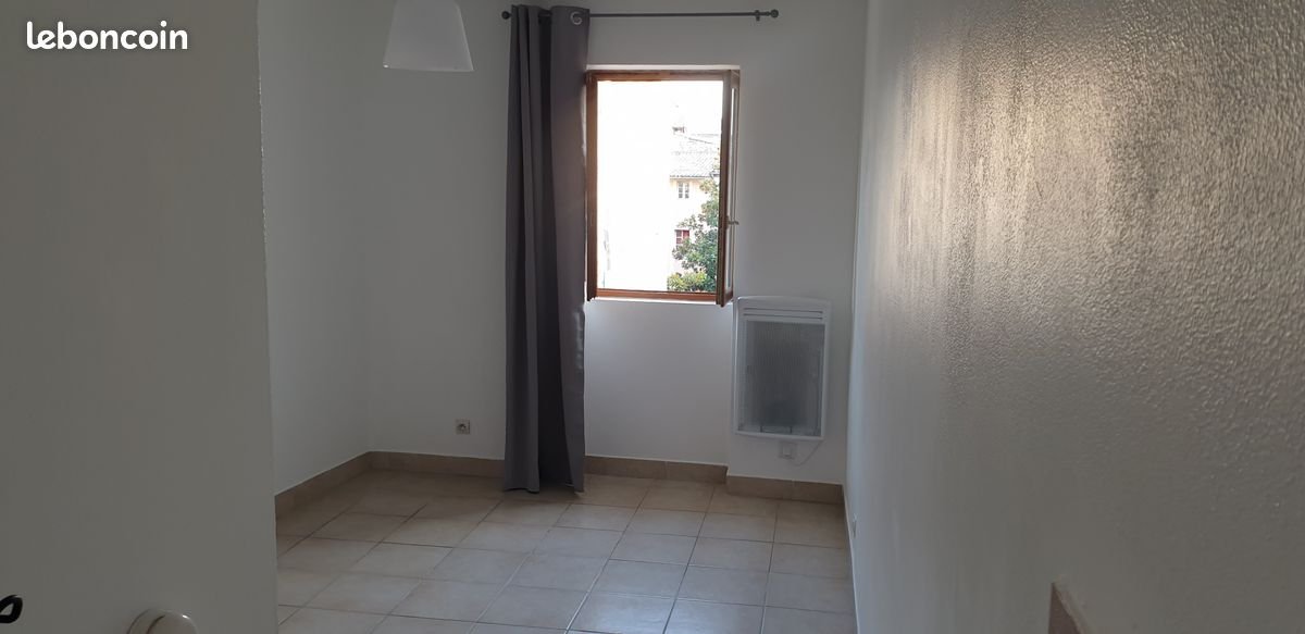 Appartement à louer, 24m², Nîmes